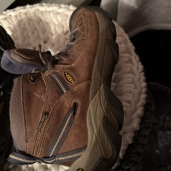 Women’s keen targhee 2 size 10 hiking boots purple accents - Picture 7 of 9